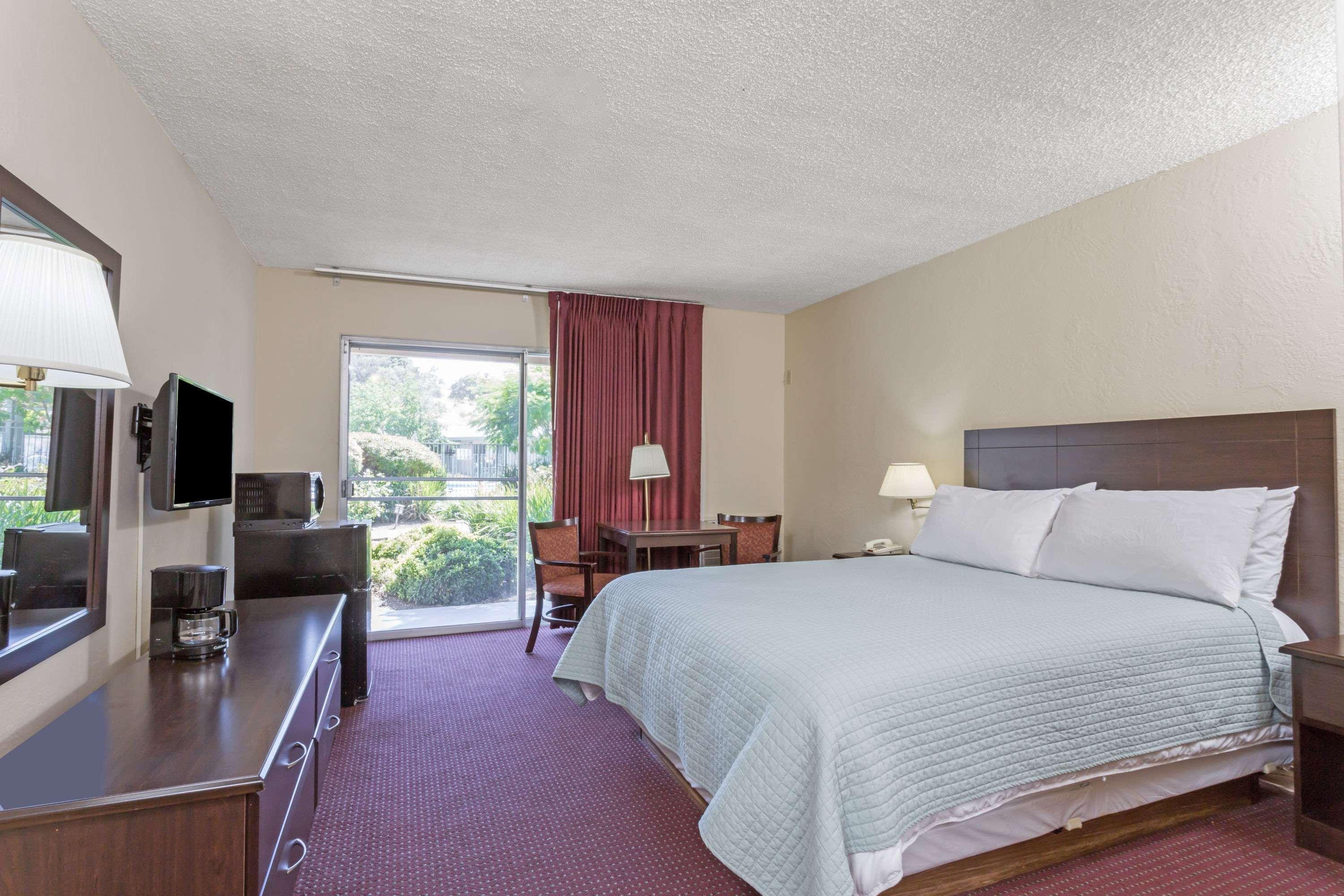 Days Inn By Wyndham Novato/San Francisco Εξωτερικό φωτογραφία