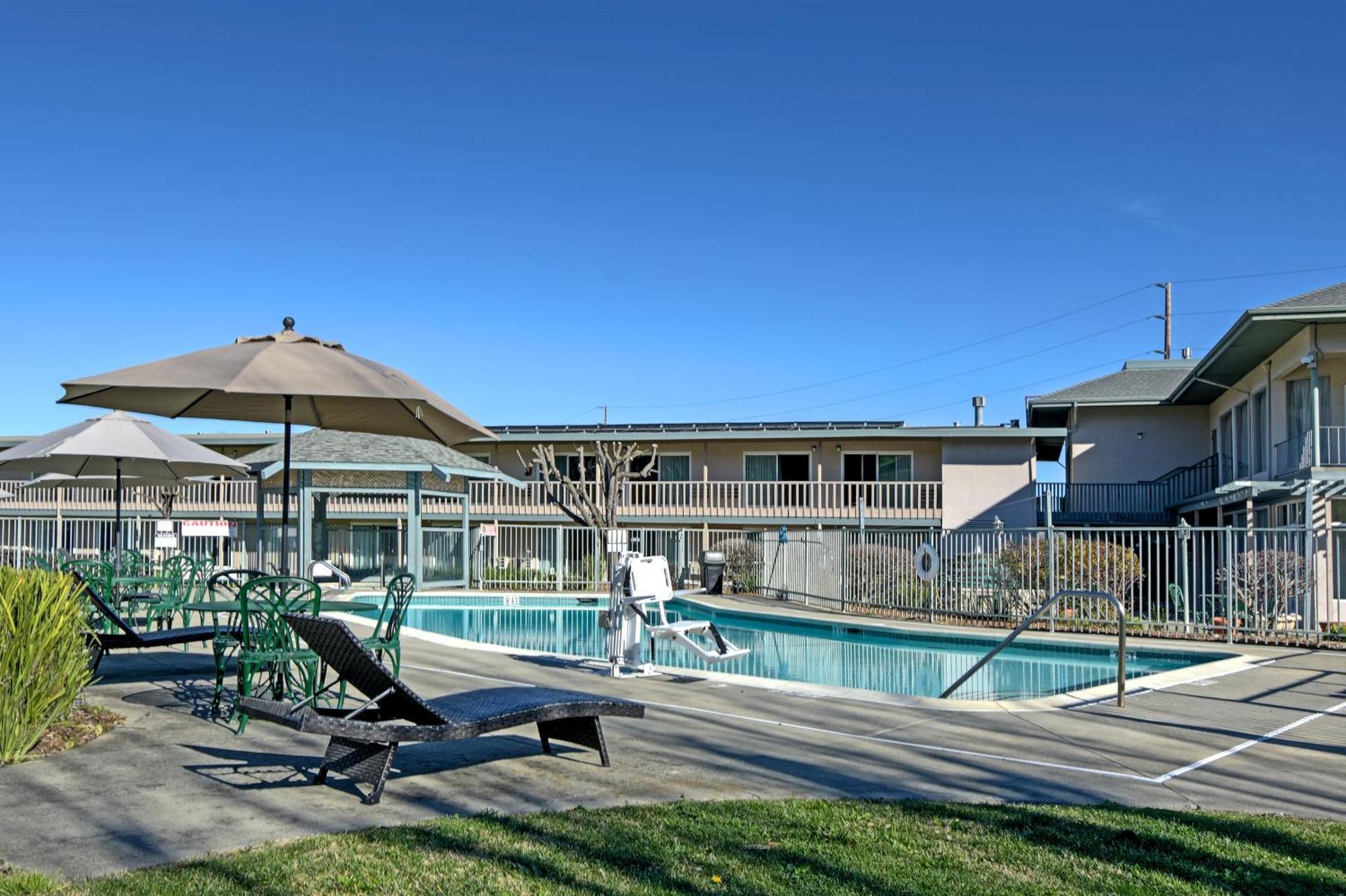 Days Inn By Wyndham Novato/San Francisco Εξωτερικό φωτογραφία